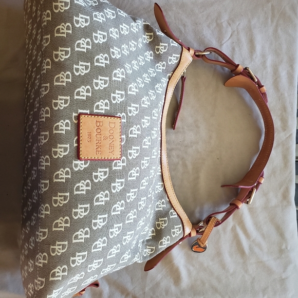 Purse - Picture 1 of 4